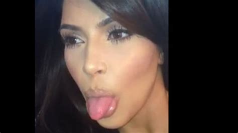 Kim Kardashians Tongue Makes Headlines Seriously Chicago Tribune