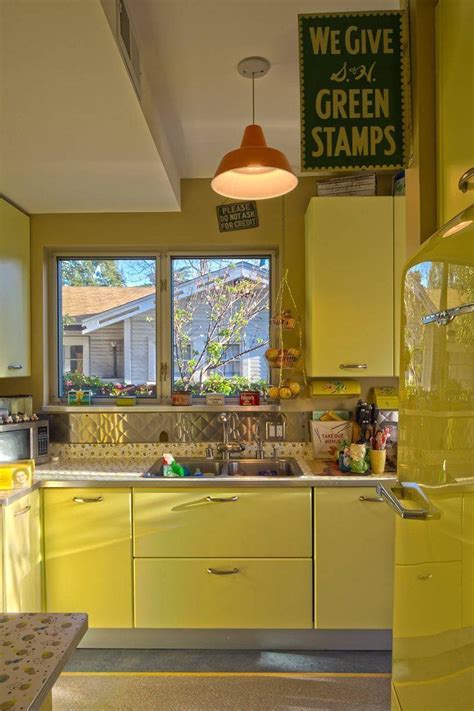 10 Bright Cheery Yellow Kitchens Retro Kitchen Decor Yellow Kitchen
