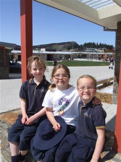 Red Letter Day As Pupils Staff Settle Into New School Otago Daily