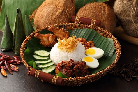 Even if you go to a malaysian traditional buffet where you'll see. Nasi Lemak | Nasi lemak, Moody food photography, Malaysian ...