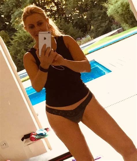 Carol Vorderman Shows Off Enviable Body As She Poses In Her Knickers Manchester Evening News