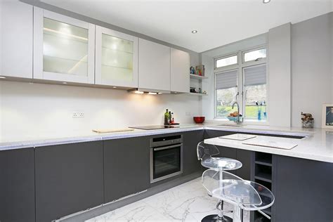 A collection of our favorite coordinating looks for kitchen cabinets. Grey Kitchen ideas | Kitchen cabinets color combination ...