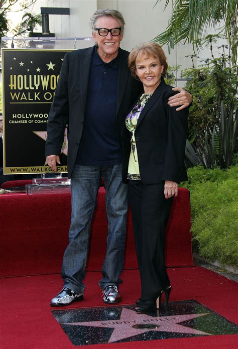 Maria Elena Holly Net Worth - Wiki, Age, Weight and Height