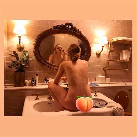 Dakota Fanning Fappening Nude Selfie 1 Photo The