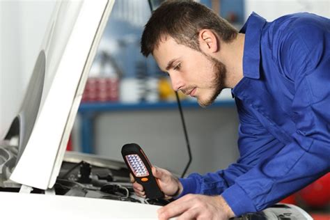Considering Car Mechanic Training Heres What To Look For In