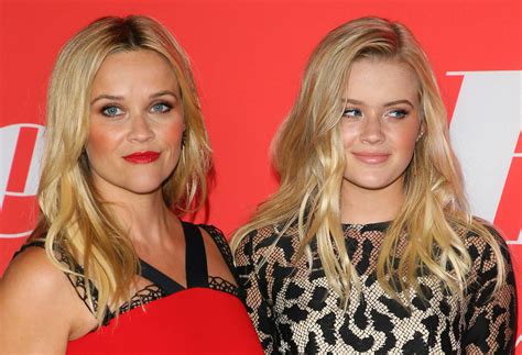 Reese Witherspoons Daughter Ava Phillippe To Make Her Debutante Debut