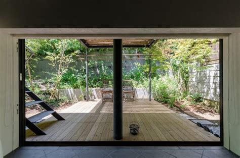 どこにいても自由で楽しい家4面すべてガラスの開放空間に鎌倉の空気感を取り込む | Architecture | 100%LiFE