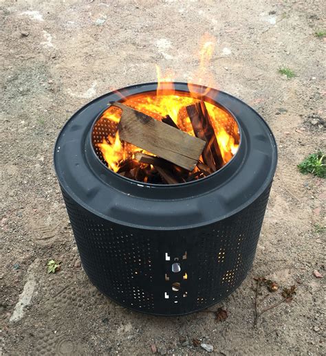 Warm up with these fire pit ideas from the simple diy solutions to custom built fire pit entertainment areas in your backyard. DIY / Backyard Fire Pit from a recycled washing machine ...