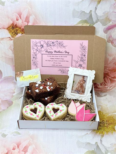 Mothers Day Treat Box Beeziebakes