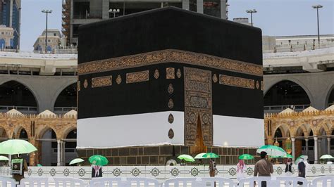 Makkah Grand Mosque Gets Ready To Receive Umrah Pilgrims