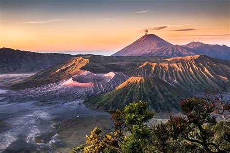 Mount Bromo Indonesia Sunset Landscape Volcano Wallpaper 2048x1367
