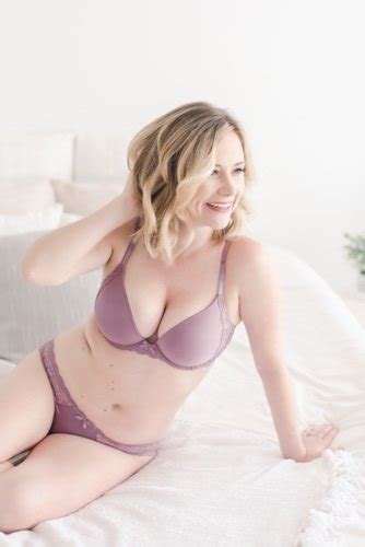 Important Questions To Ask Before Booking A Boudoir Session Houston