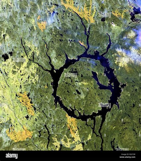 Manicouagan Crater Quebec Hi Res Stock Photography And Images Alamy