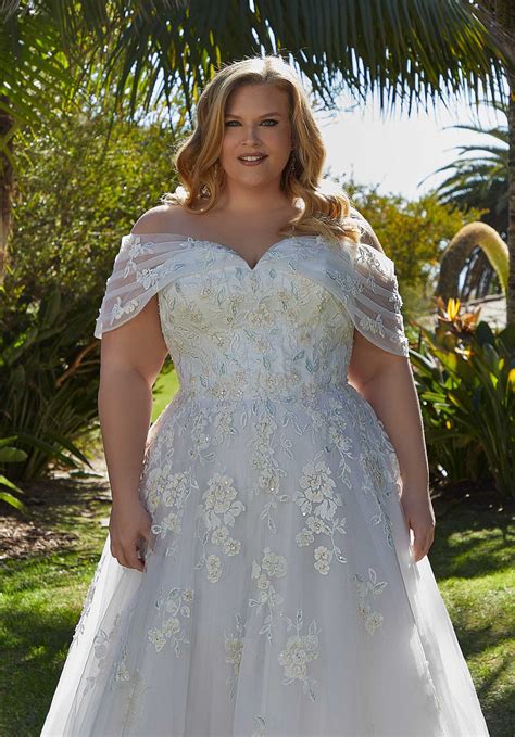 Plus Size Wedding Dresses With Color And Sleeves