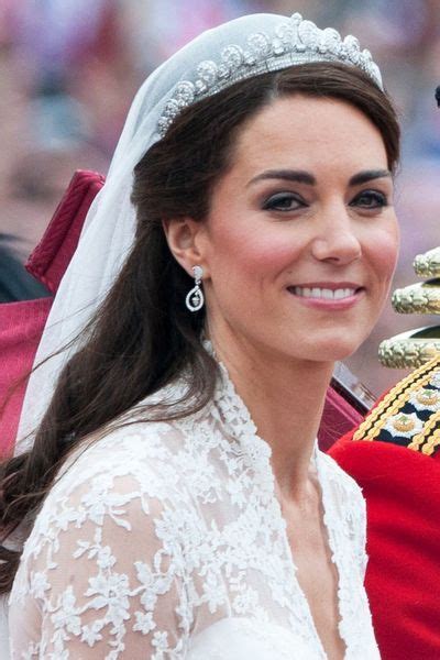 Princess Eugenies Royal Wedding Hairstyle Is Simple And Gorgeous
