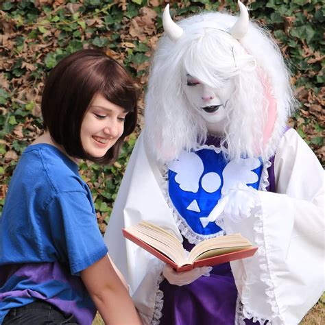 Frisk And Toriel Cosplay Undertale By Hunbeecosplay Galactic