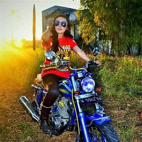 Tika artha foto prewedding berhijab di kapal kri dewaruci. Foto - Foto Cewek Cantik Dengan Motor CB Modifikasinya