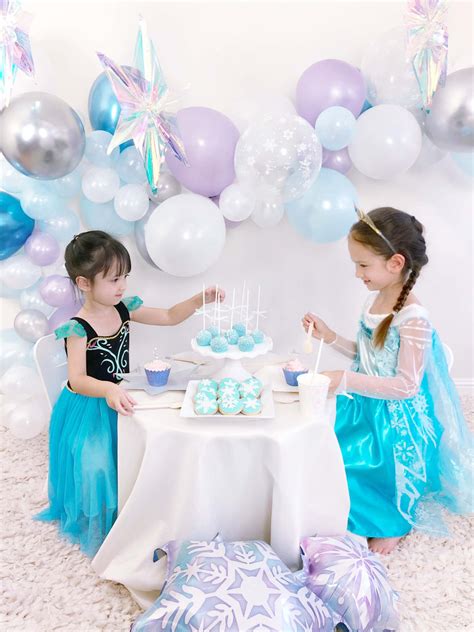 Girls Frozen Themed Birthday Party Ideas