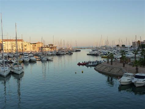 Våra många alternativ för billiga hotell gör frejus till en favorit bland prismedvetna turister i jakt på en minnesvärd semester. Bild "Der Hafen ist wirklich schön" zu Port-Fréjus in Port ...