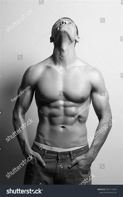 Hombre Sexy Culturista Naked Body Muscular Foto De Stock Shutterstock