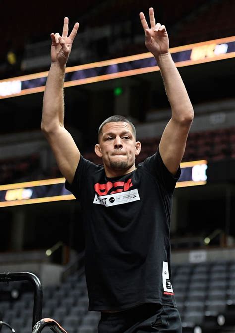 Shop for him latest apparel from the official ufc store. Nate Diaz vs Anthony Pettis fight start time: What time does UFC 241's co-main start? | UFC ...