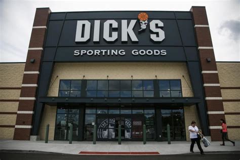 Earnings Preview What To Expect From Dicks Sporting Goods On Tuesday