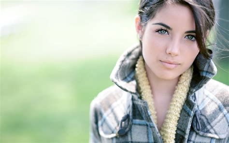 wallpaper green eyed brunette face eyes glamor 2560x1600 676356 hd wallpapers wallhere