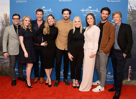 Hallmark S ‘when Calls The Heart’ Cast’s Dating History Pics