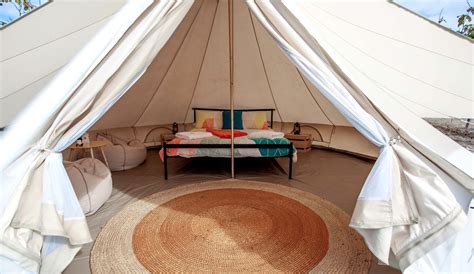 These popular glamping spots offer access to gourmet food, hot showers and comfy blankets, while inviting perks … Glamping Tent in Augusta, Western Australia
