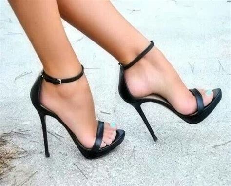 Beautiful Ladies And Their Gorgeous Heels Heels Women Shoes Beautiful
