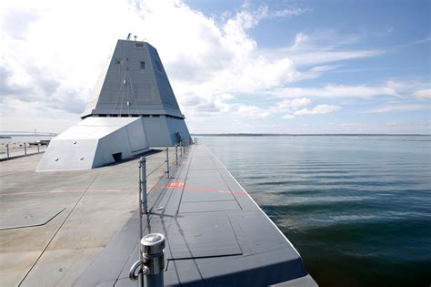 Us Navy Gives Look Inside Futuristic 4 4b Zumwalt Destroyer The Seattle Times