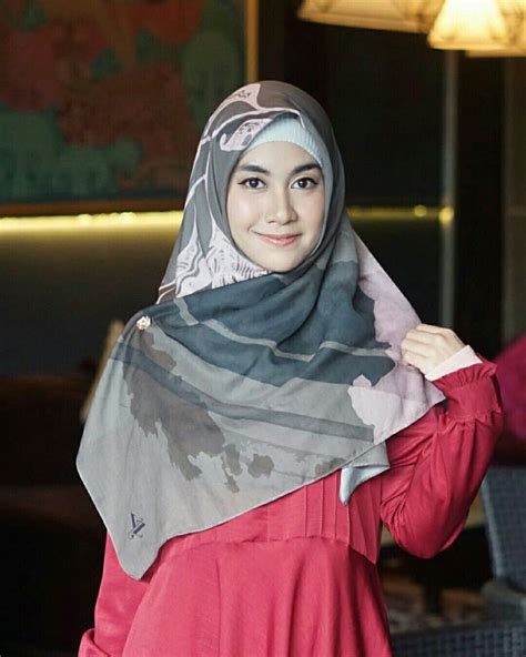 Pin Oleh Kristia Ningsih Di Anisa Rahma Hijab Busana Hijab Modern