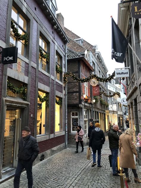 Maastricht Sehenswürdigkeiten Beim Weihnachts Shopping Erkunden