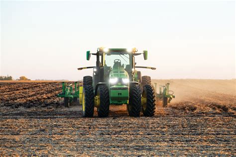 John Deeres Self Driving Tractor Stirs Debate On Ai In Farming Wired