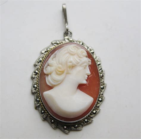 Vintage Hand Carved Fine 800 Silver Italian Shell Cameo Necklace Pendant