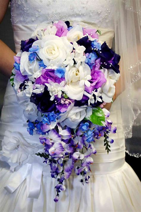 Stylish Purple Bridal Bouquets That Sizzle