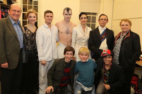 Photo Exclusive Billy Elliot Cast Visits Swan Lake