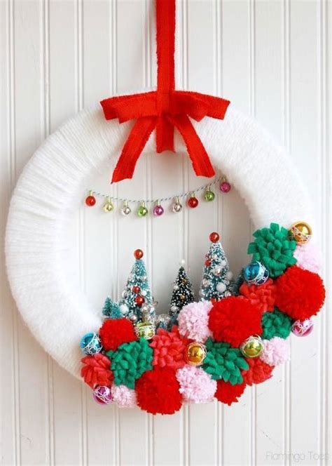 Amazing Yarn Wrapped Christmas Wreath
