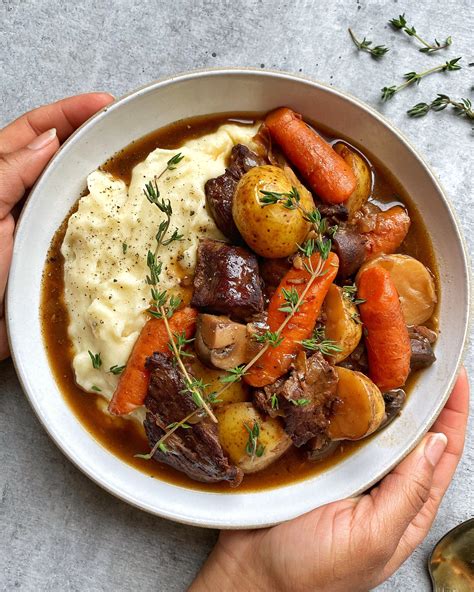 How To Make Red Wine Braised Beef Stew With Potatoes And Carrots