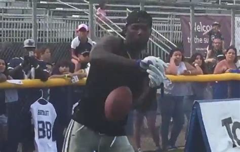 Dez Bryant Is Still Not Sure How To Catch The Ball Barstool Sports