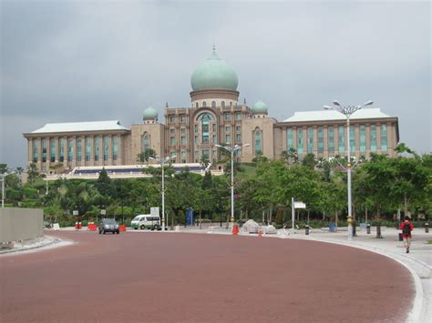 Located in precinct 2, the ministry of finance is accessible via the persiaran perdana which it overlooks. Mark McGinley's Fulbright in Malaysia: Putrajaya