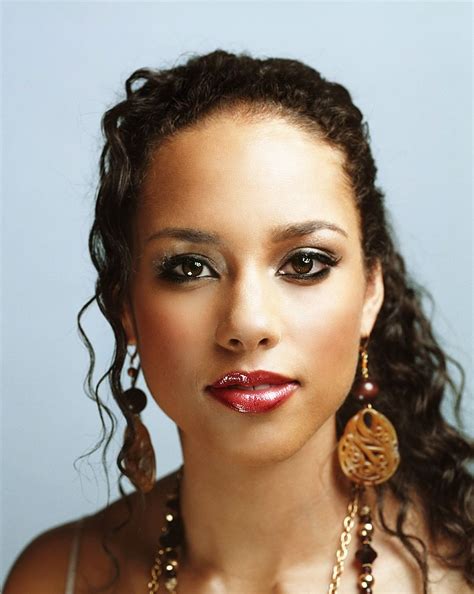 Alicia Keys Most Head Turning Hairstyles Of All Time Artofit