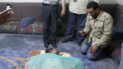 El Dilema De Qué Hacer Con El Cadáver De Gadafi Bbc News Mundo