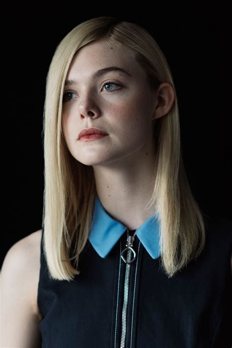 Fanning Sisters Dakota And Elle Fanning Gamine Style Creative Portraits Poses Cool Haircuts
