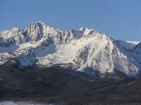 Snow Covered Sawtooth Mountains In Idaho Sawtooth Mountains