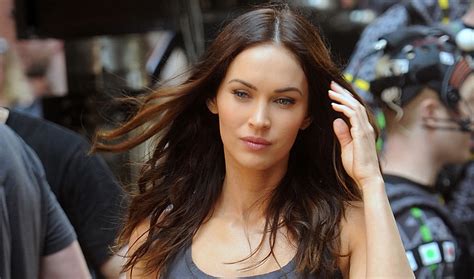 megan fox says she s being slut shamed over her relationship with machine gun kelly brobible