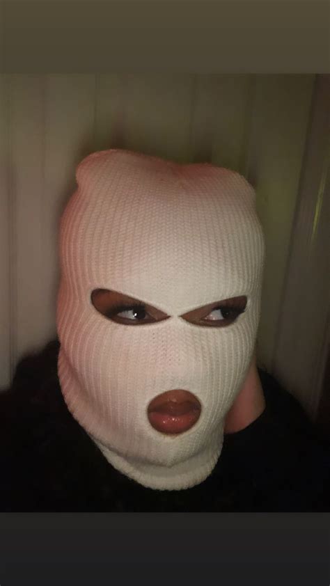 Face Mask Aesthetic Emoji Wallpaper Iphone Girl Gang Aesthetic Thug