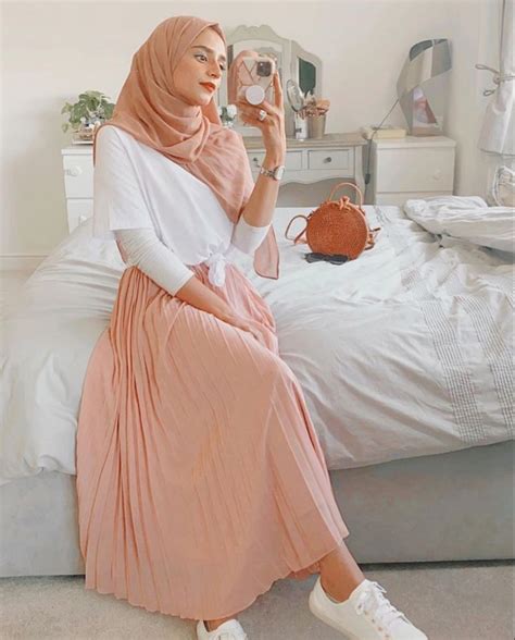 pin by fragancia on hijabi hijabista fashion hijab fashion inspiration fashion skirt outfits