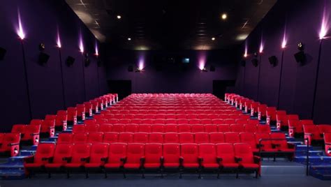 It is the largest malaysian cinema company, with most of its cinemas are located in the mid valley megamall with 21 screen cinemas and 2763 seats. Cinemas in Miri (Star Cineplex & Golden Screen Cinema)