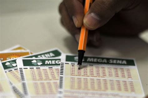 SUBIU! Apostar na loteria fica mais caro. Mega-Sena custa R$ 4,50